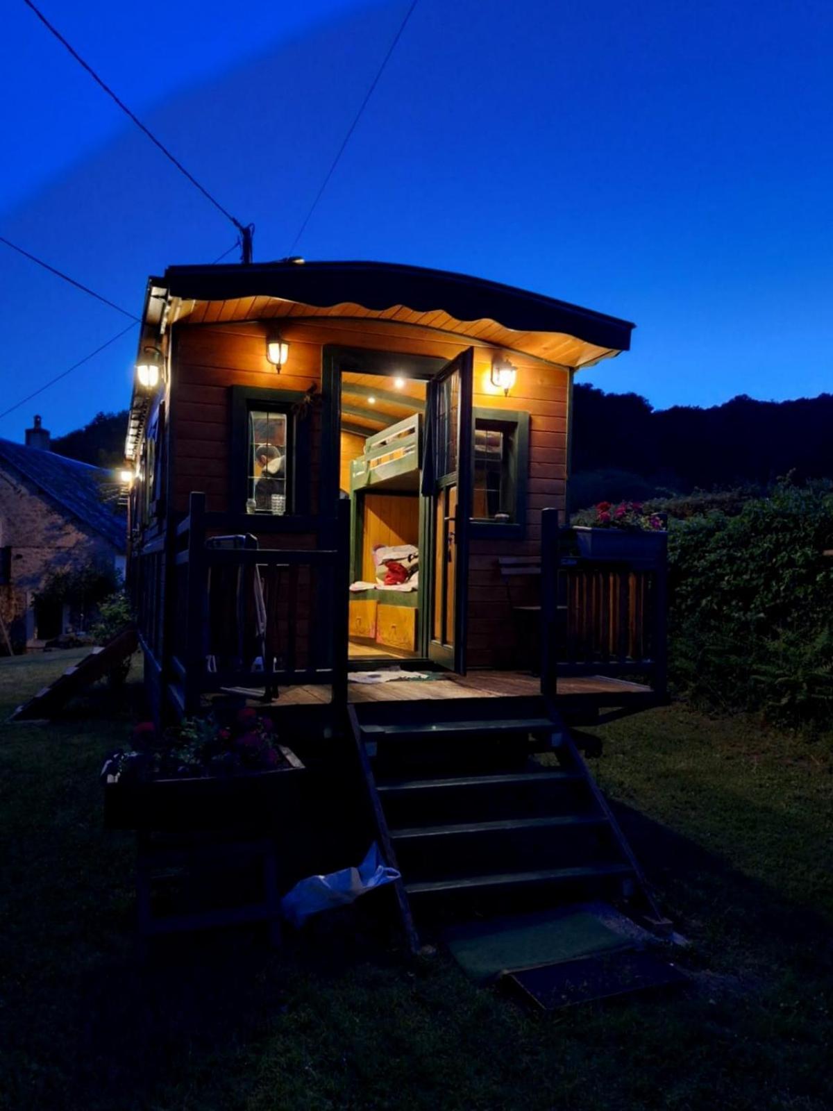 Roulotte Maisonthiers Blanot  Exteriér fotografie